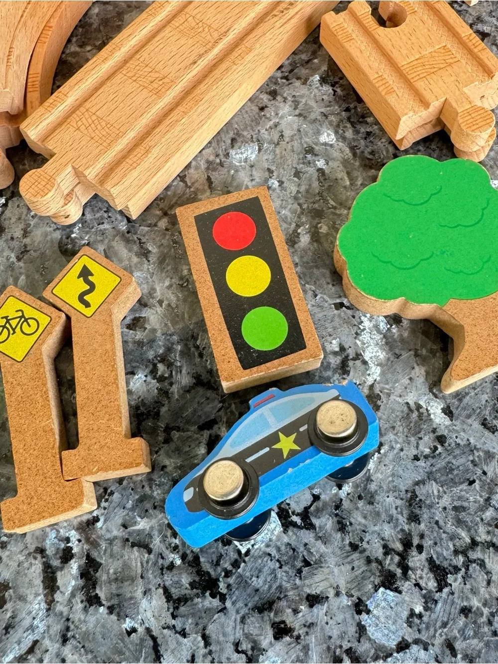 Thomas Wooden Railway Straights & Curves Track With Accessories 39 Piece Lot